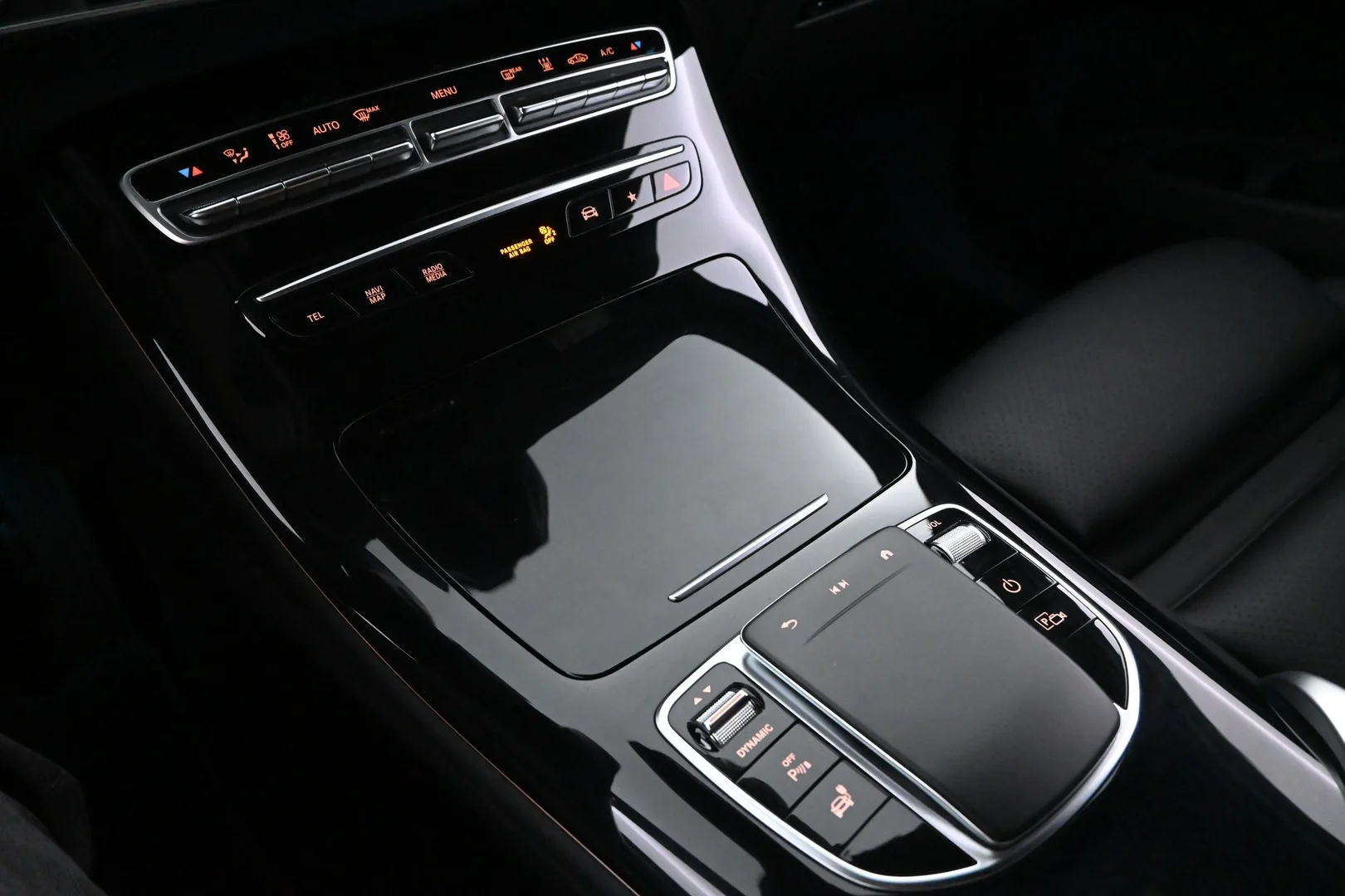 Car Image - 4Hatx9boTyOdlhlr0iiZsE