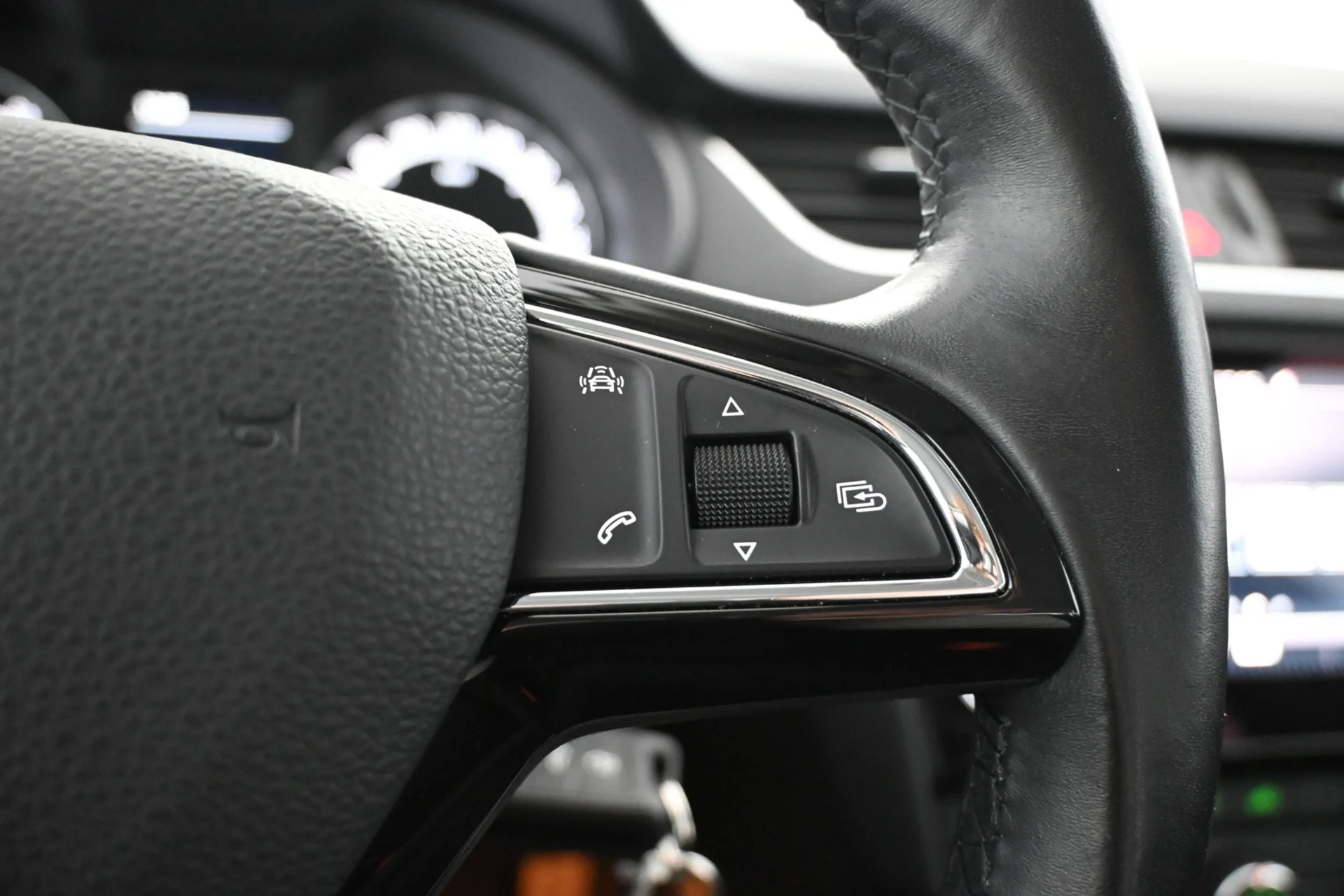 Car Image - 7xyXTemRP8voErcYr3Nb2X