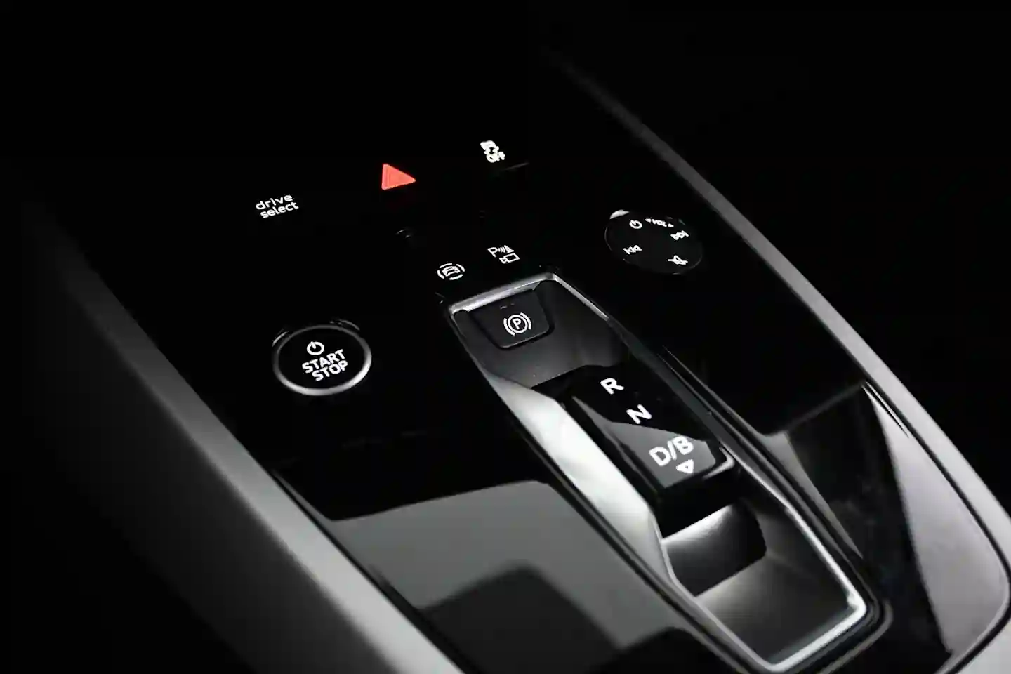 Car Image - PSUqrtPOkip80hH2xefmo