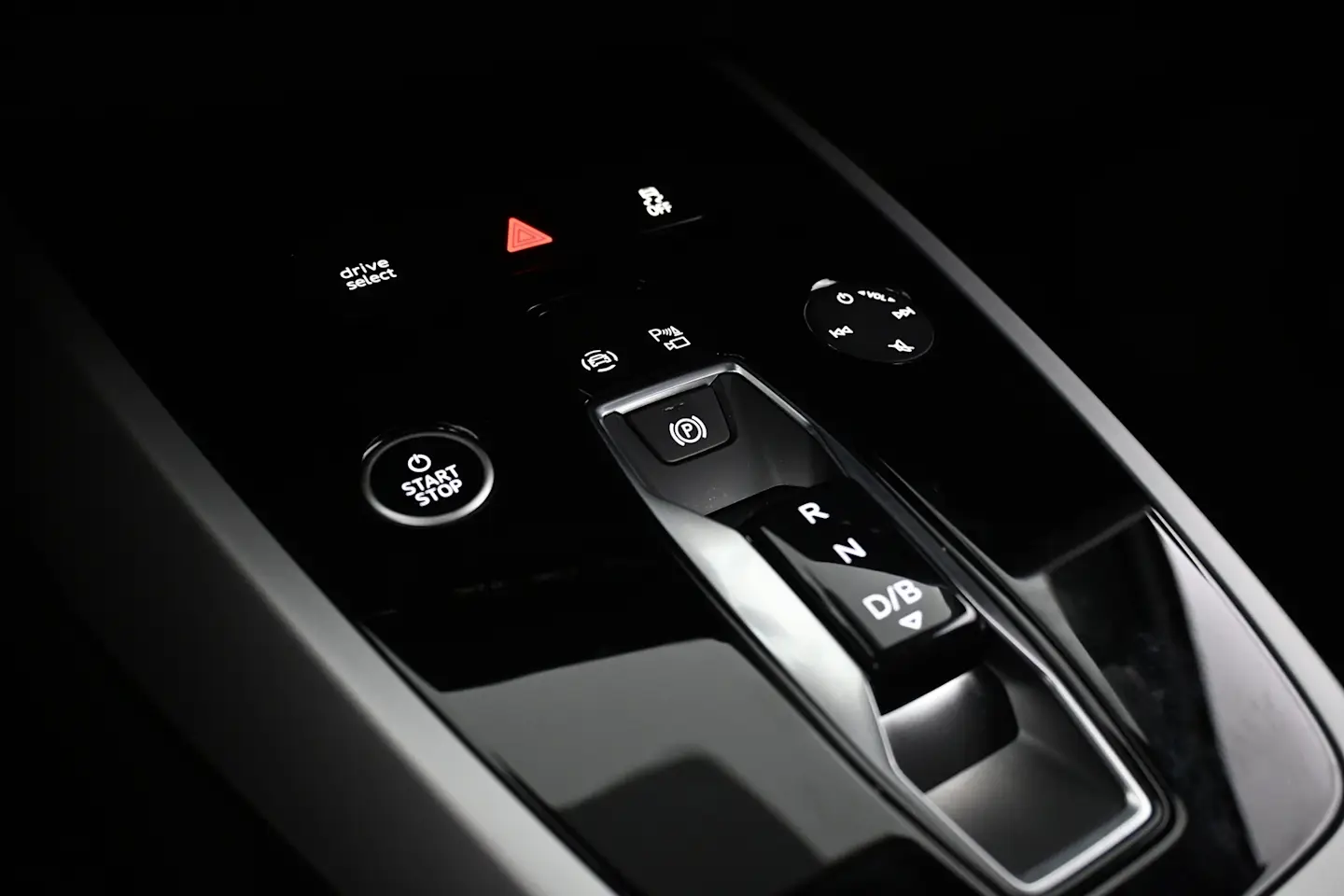 Car Image - PSUqrtPOkip80hH2xefmo