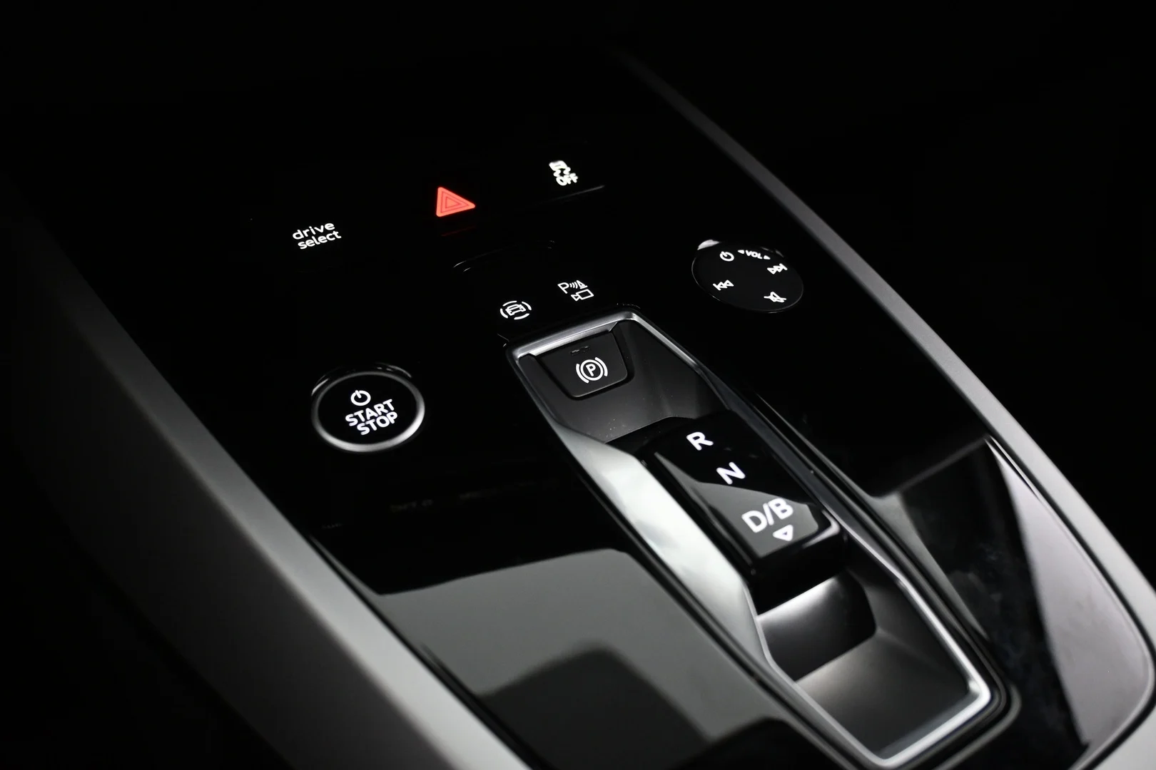 Car Image - PSUqrtPOkip80hH2xefmo