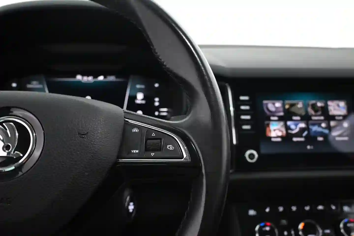 Car Image - 4C80NqqGDtXKOM2sDBhuSp