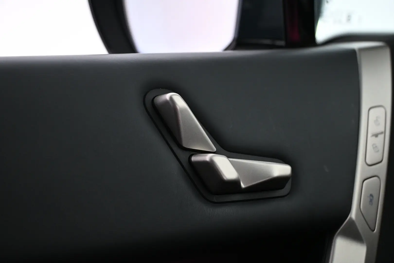 Car Image - 6yUh27omKWh4FlY7Bf6gD6