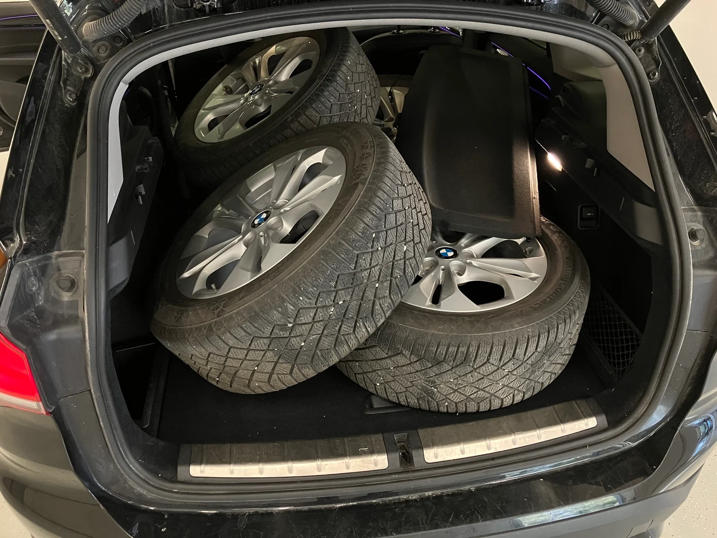 Car Image - 6OOJZtYiFGVPKwXXP1oXKj