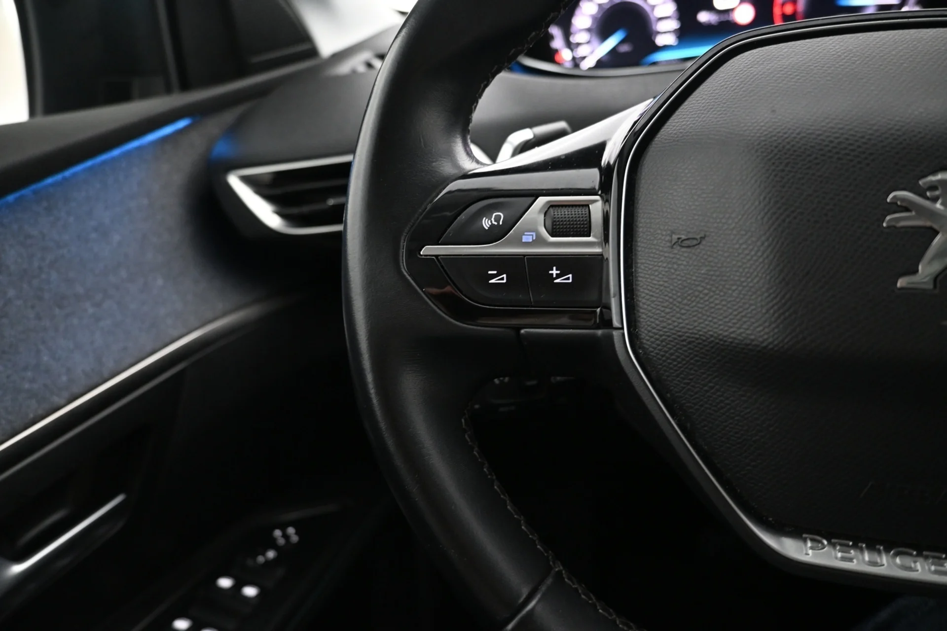 Car Image - 1R6SYgj2EUoqeU3l23tCAI