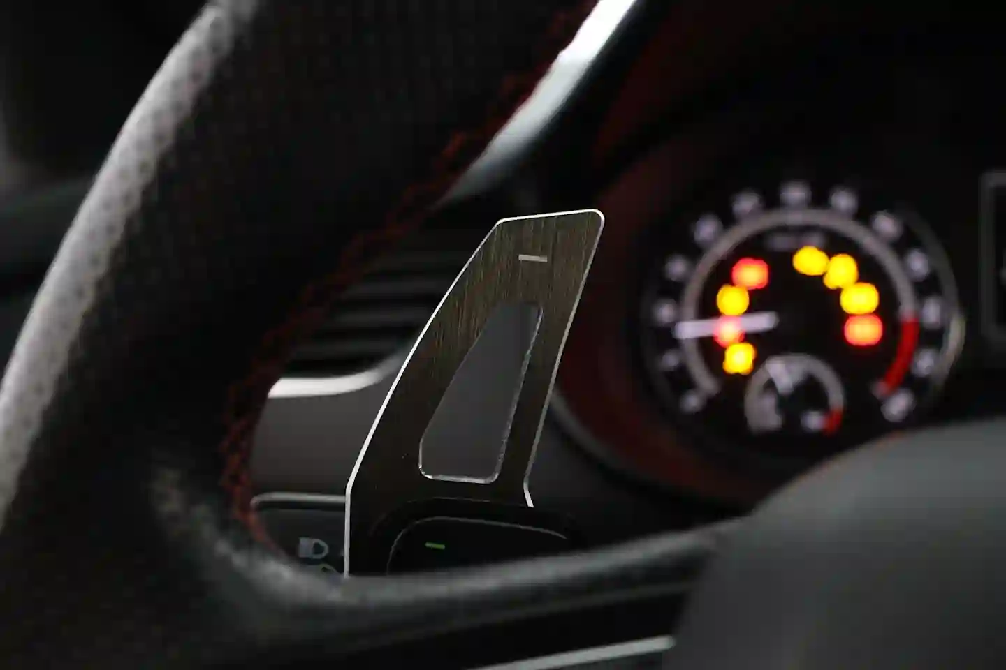 Car Image - 2qJEkn3y4aAt4X34cXeWC3
