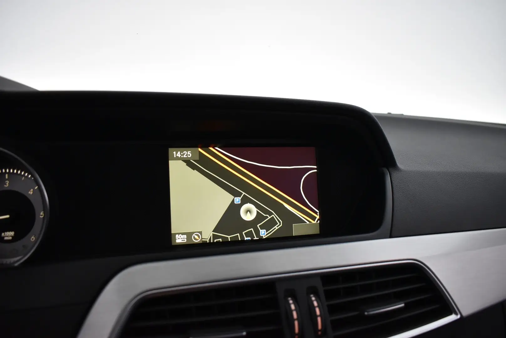 Car Image - 9pnsRtMAwZ7pae1Lvy67s