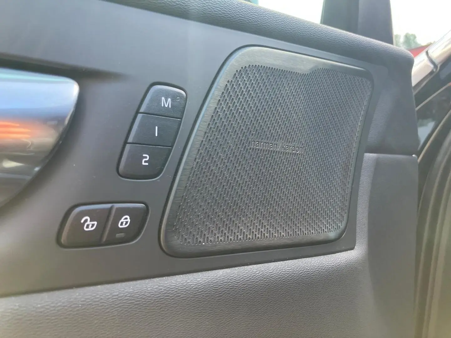 Car Image - 6bYBUoh9bl3EPPNOZ0WmiA