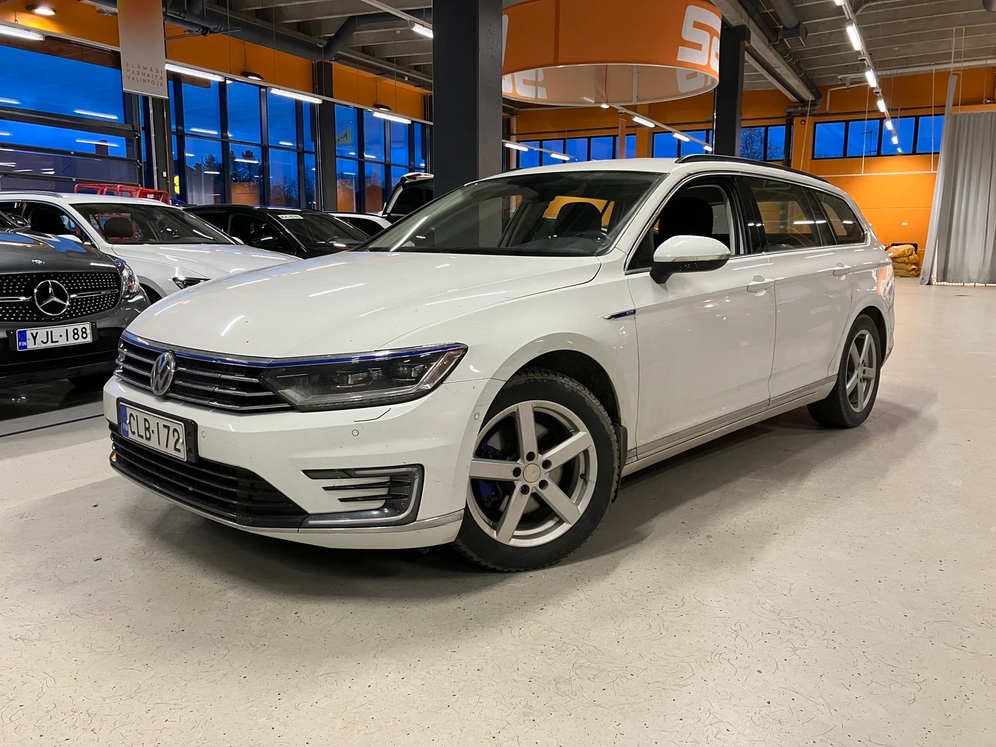 Car Image - 4wXU3aY3q9vOVkLE1dlK82