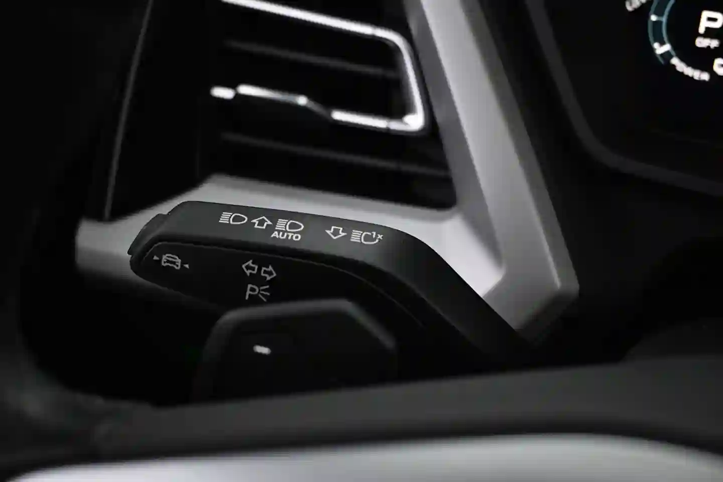 Car Image - PSUqrtPOkip80hH2xefmo