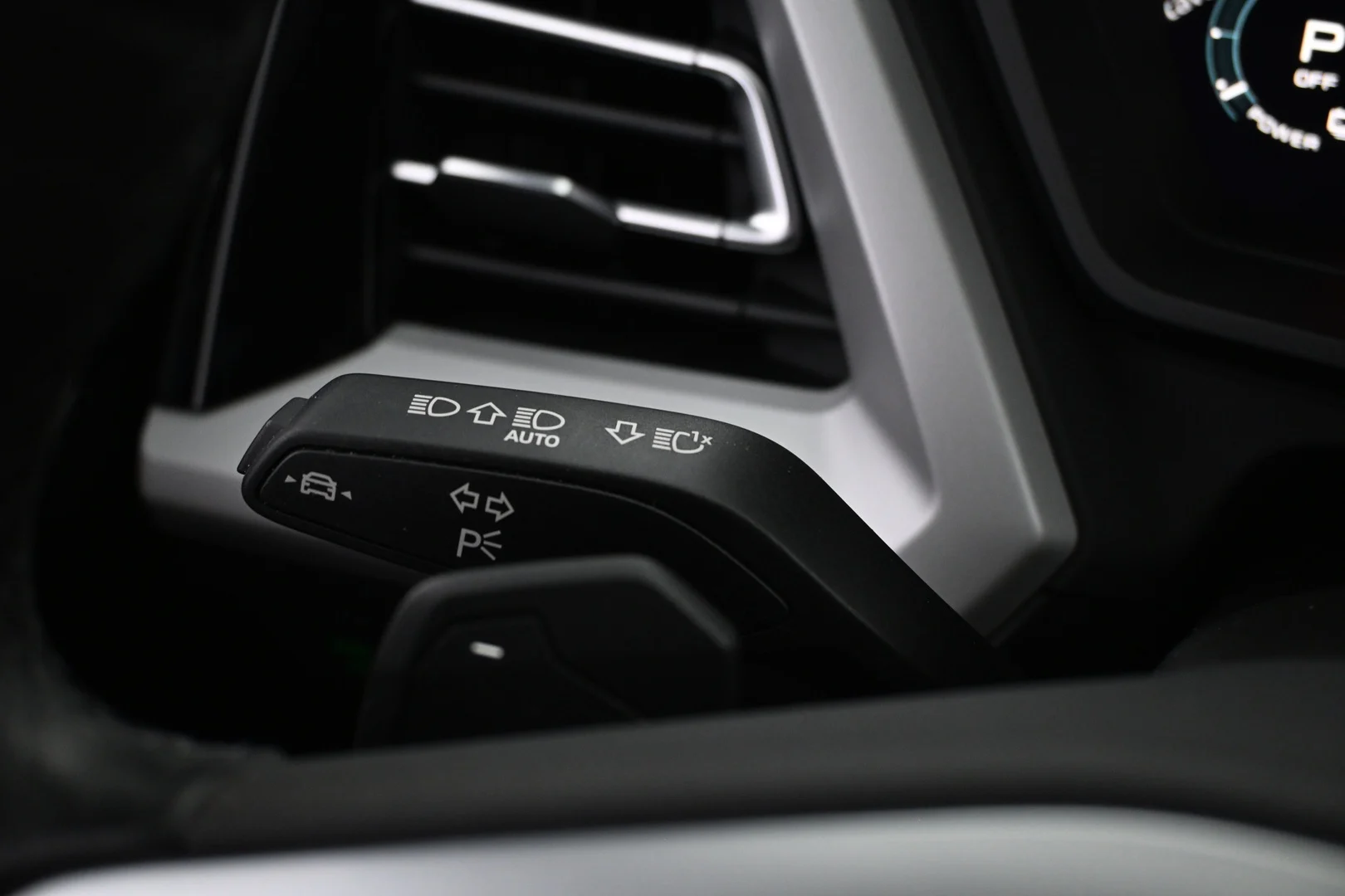 Car Image - PSUqrtPOkip80hH2xefmo