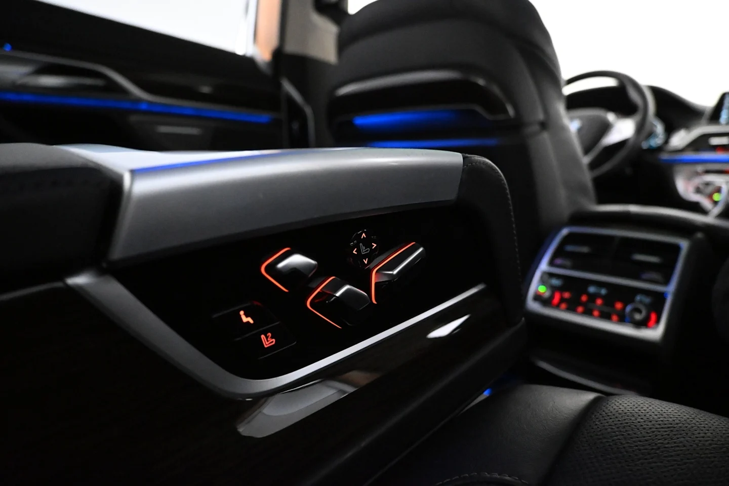 Car Image - 6HaWT749U0YPhziEg579IT