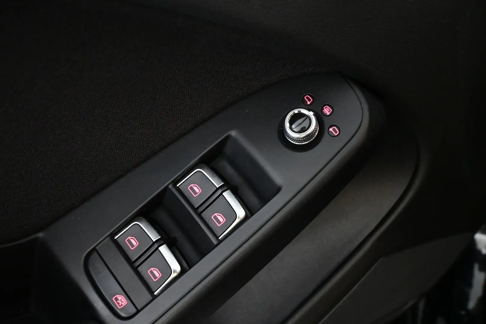 Car Image - 5FsHCRsiHomcyQe1GtRoWu