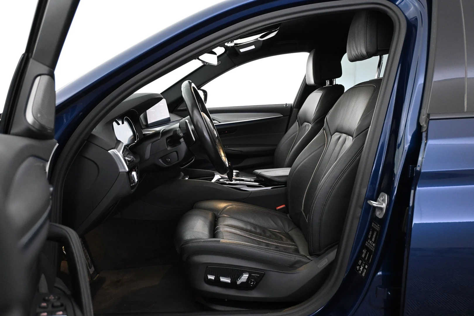 Car Image - 6X7GuwaxzRlz0fo4sWSbly