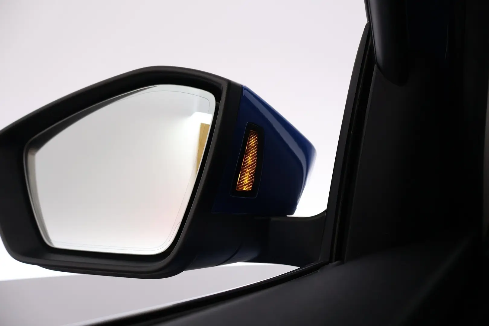 Car Image - 3glcVwAlarWvT33ixx13Nn