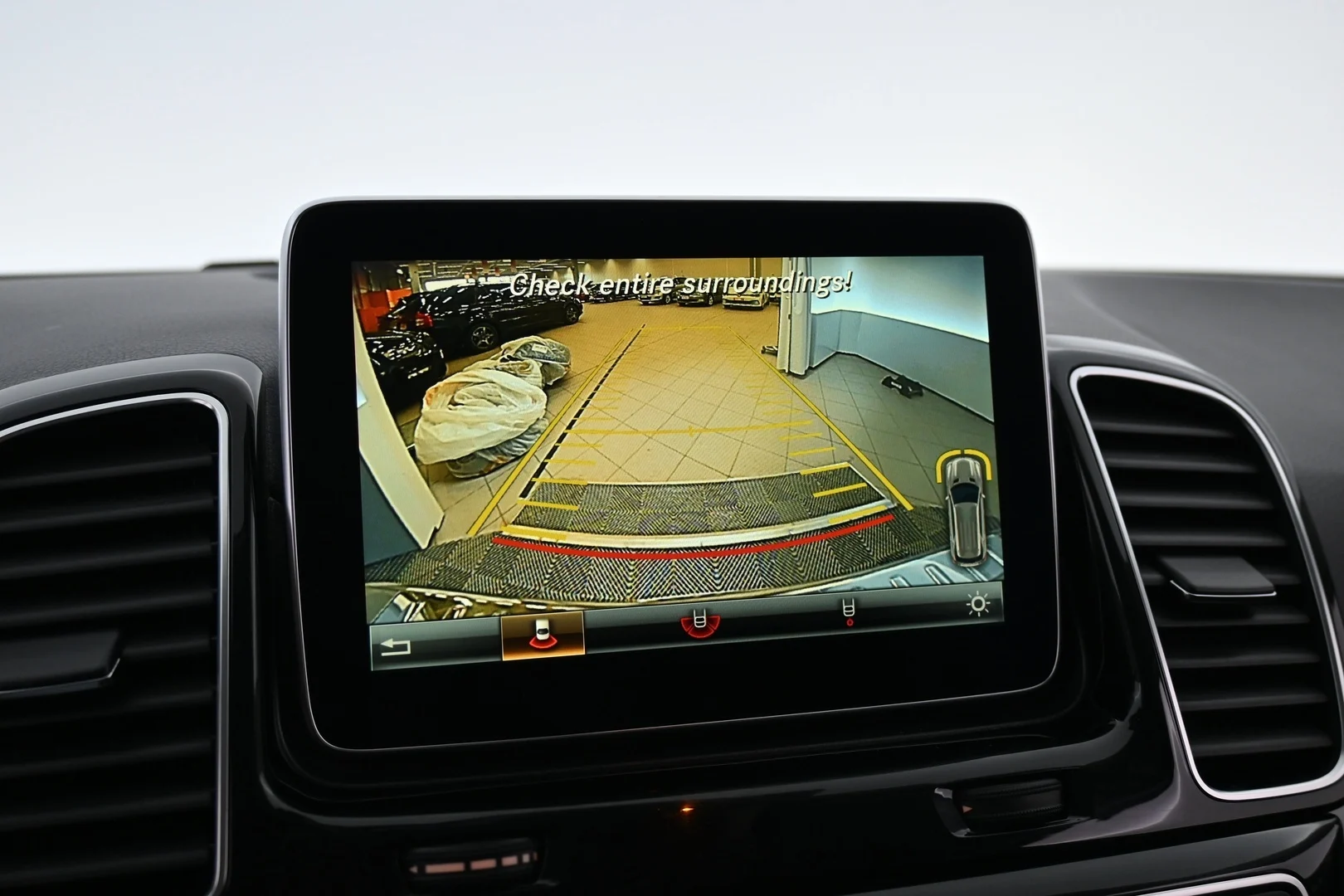 Car Image - HUSmMxTpTYpnOfLxOeceP