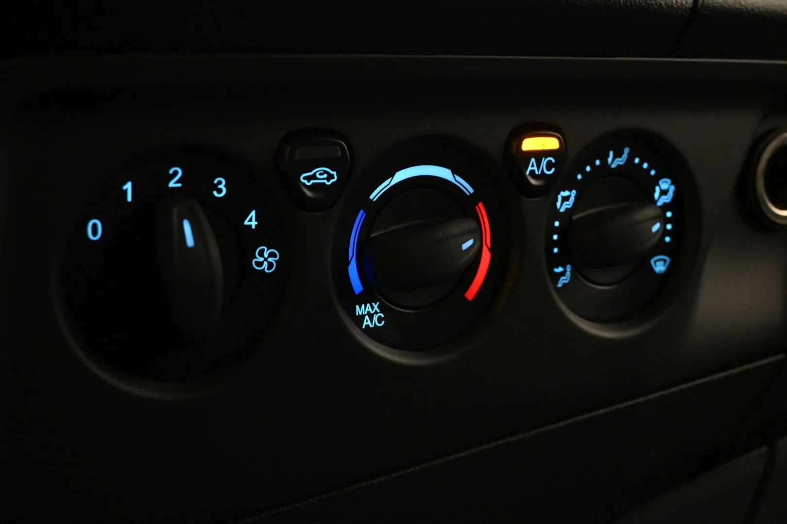 Car Image - 6PjcfuR6LS7WgExzchcFUE