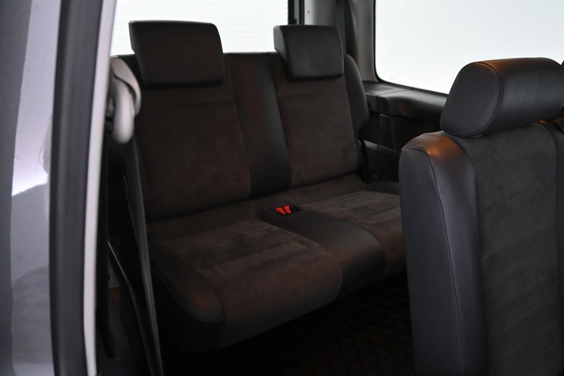 Car Image - 2rgrCGjILkFATe0fjZKtJn