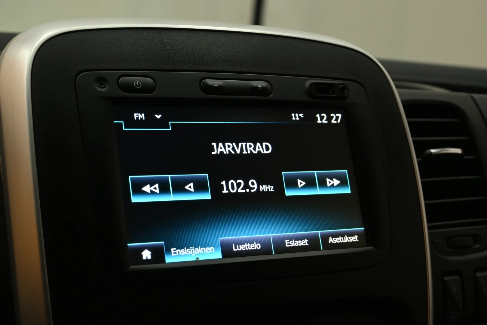 Car Image - JQGyZjqPcmR3xtw9IUw6N