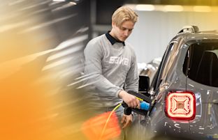 Mitä eroa on erilaisilla hybridiautoilla? Yksi kansankieli..