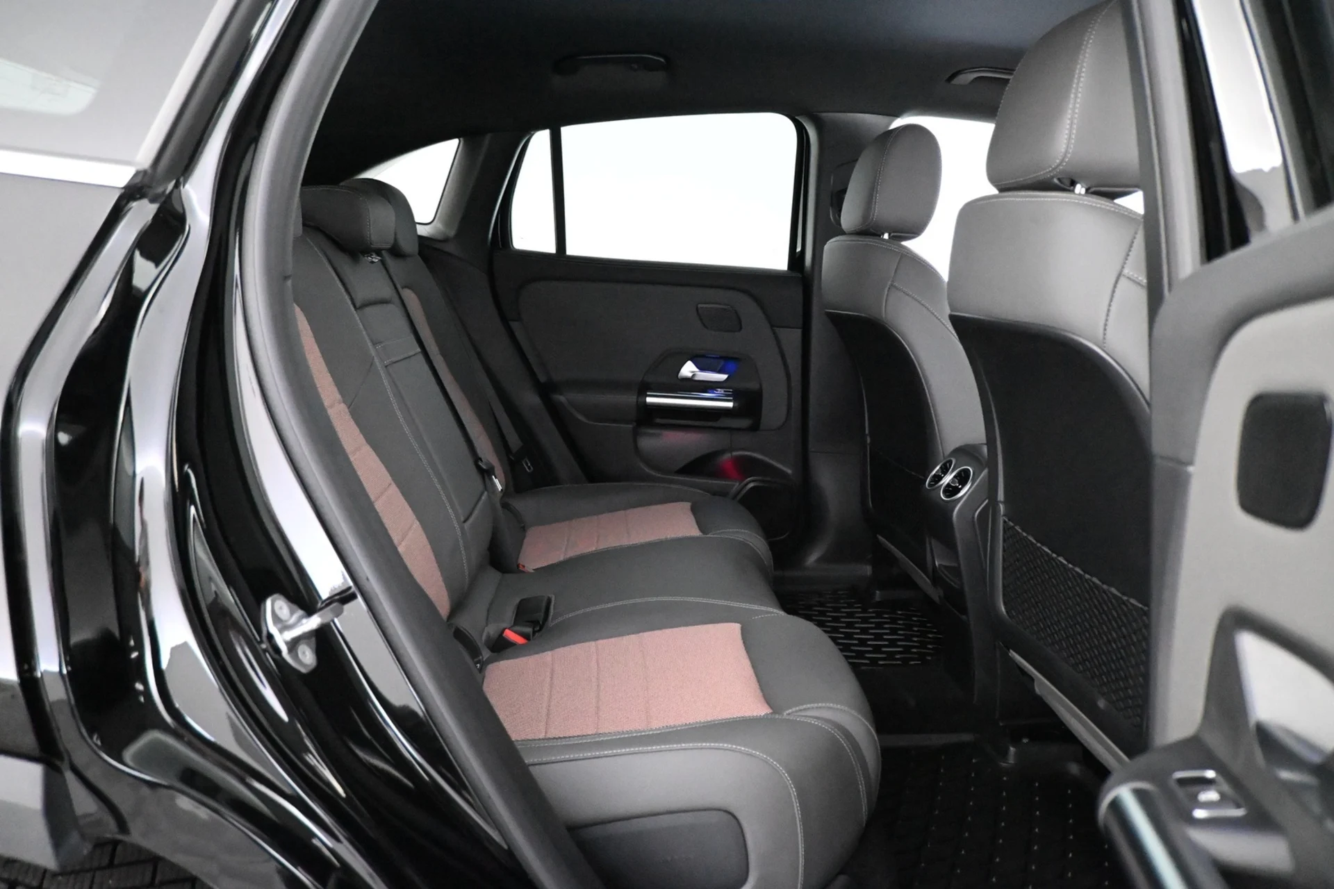 Car Image - 7cjDytpBPshBvmX0PY28W9