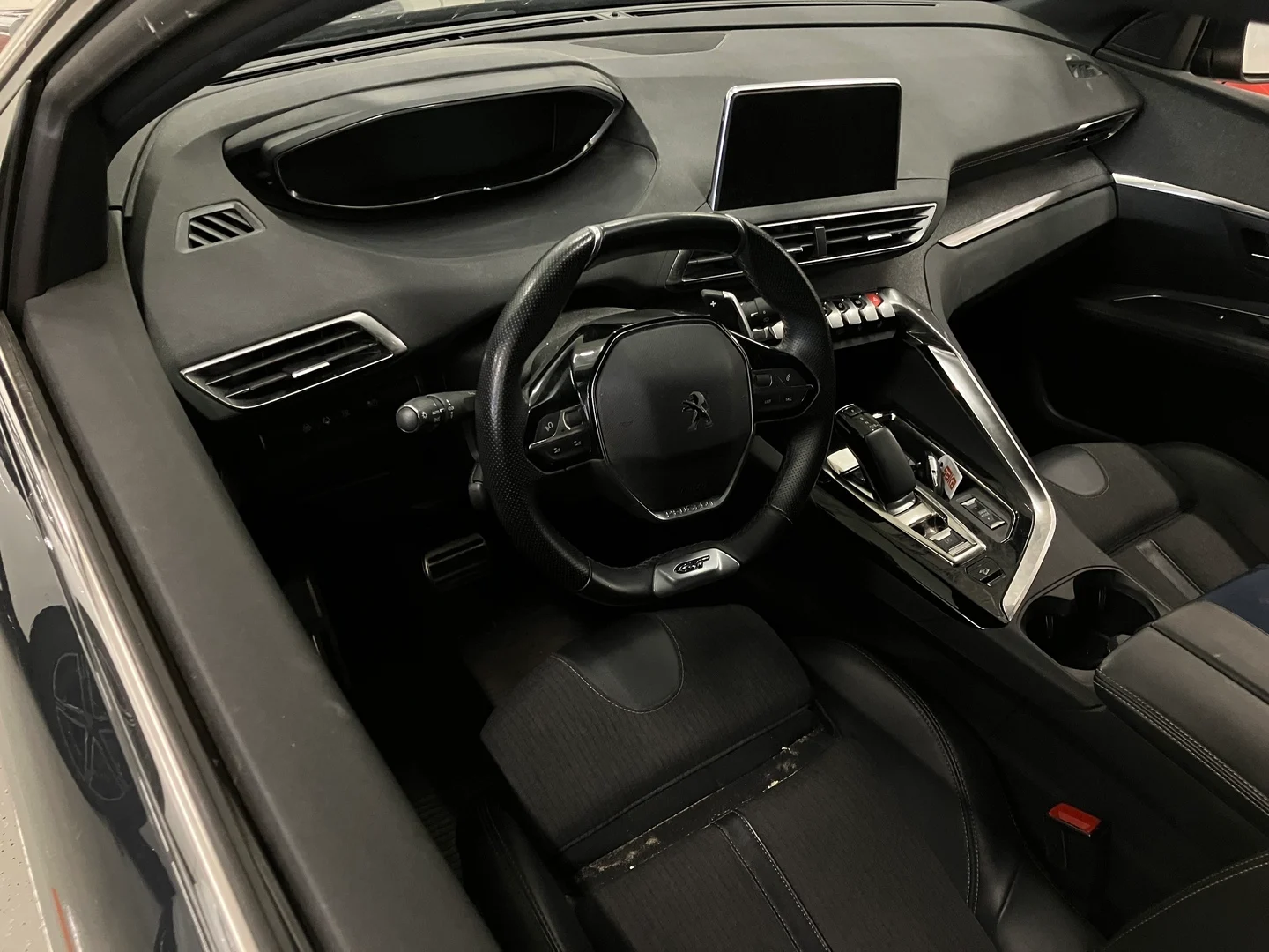 Car Image - 25dABaLqqinL2fAA3E7RG8
