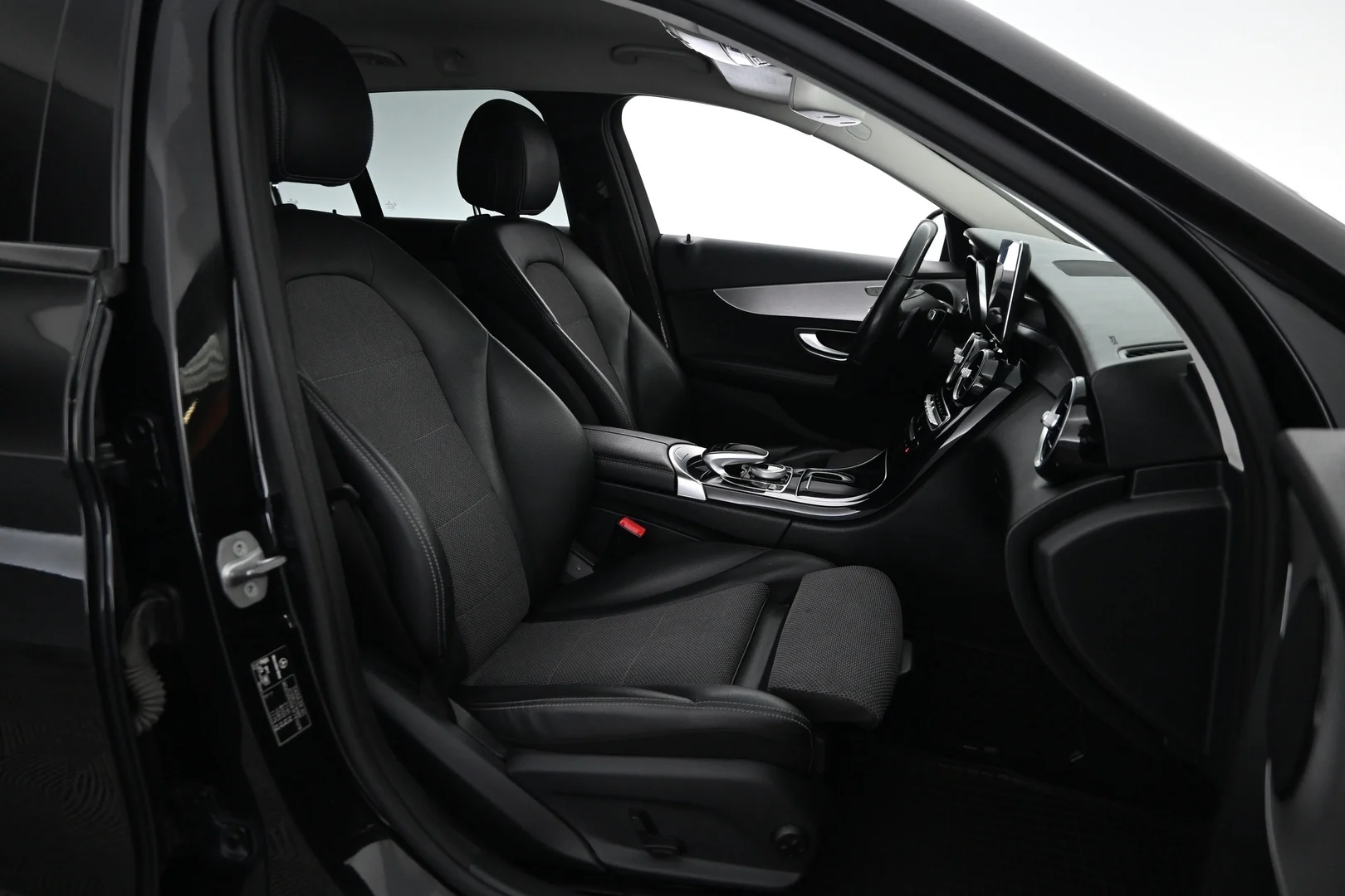 Car Image - 2Hhxi14fMcZBdgWifqBtEO
