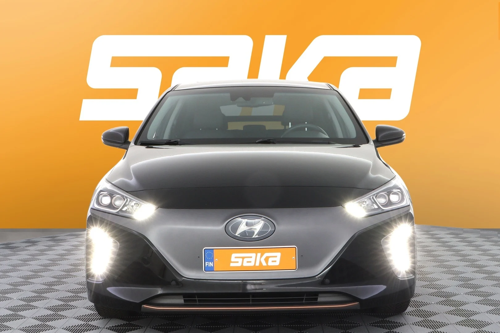 Car Image - 3jtmQi8VsAU5QOo7j8BBZo