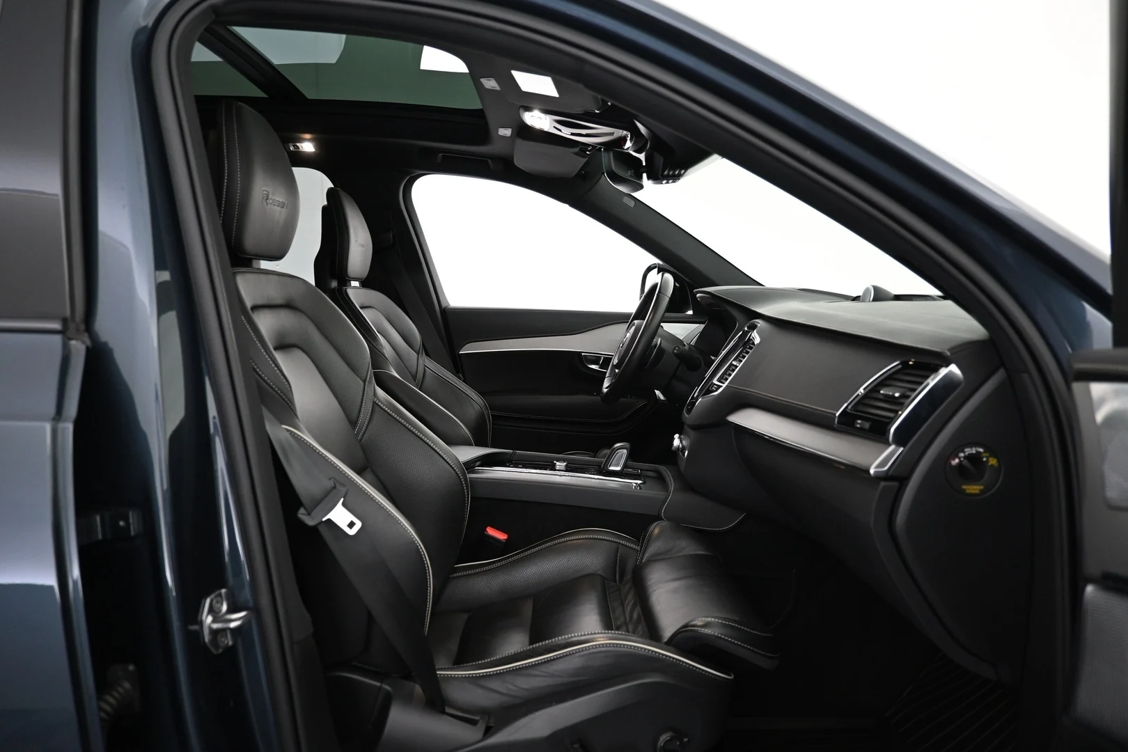 Car Image - 2OGLlL2GOPHj1naBpZ51so