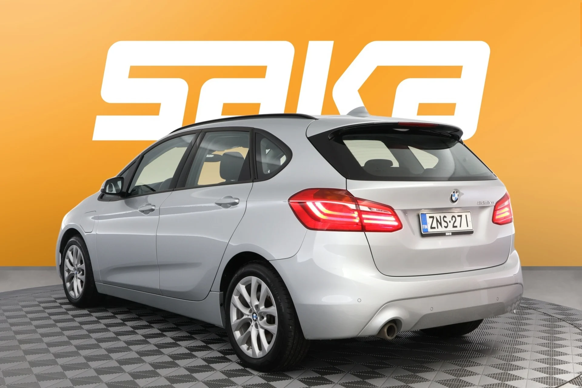 Car Image - 1y20b231b0XKQbh3hD7yBT