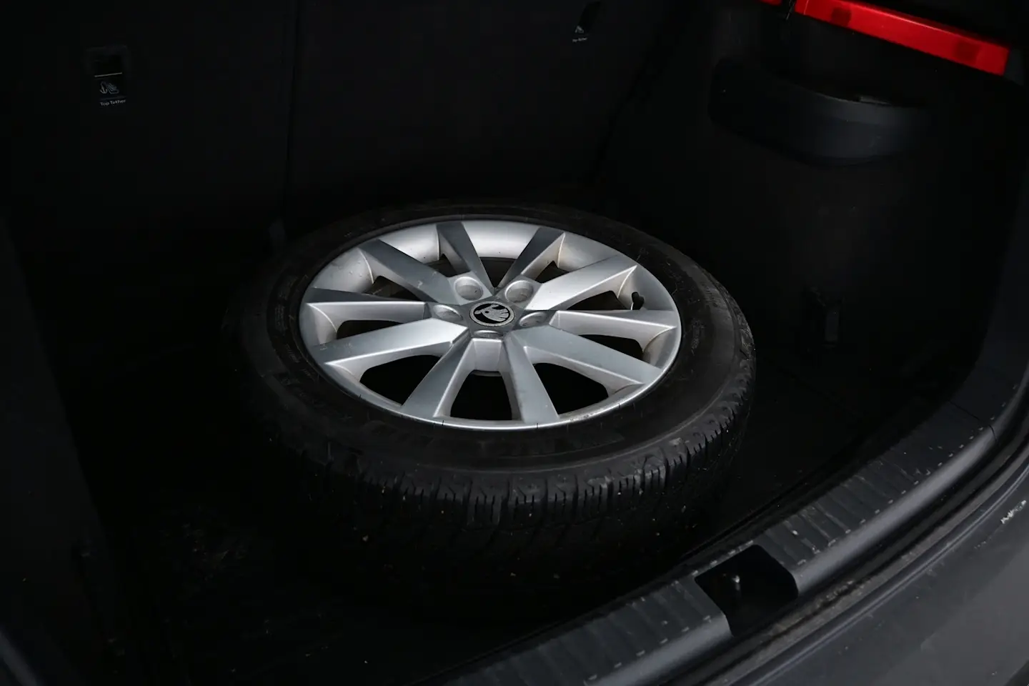 Car Image - 1cvLyFUGNoJ42Rsc3Z0OyB