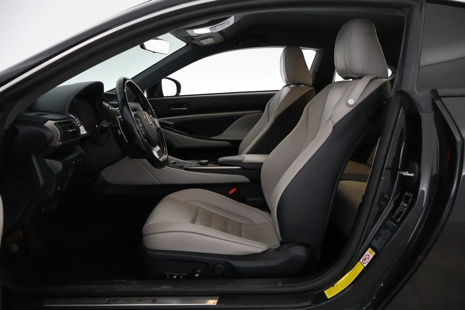 Car Image - 3djBWSpEVwTixKvz6j4dFS