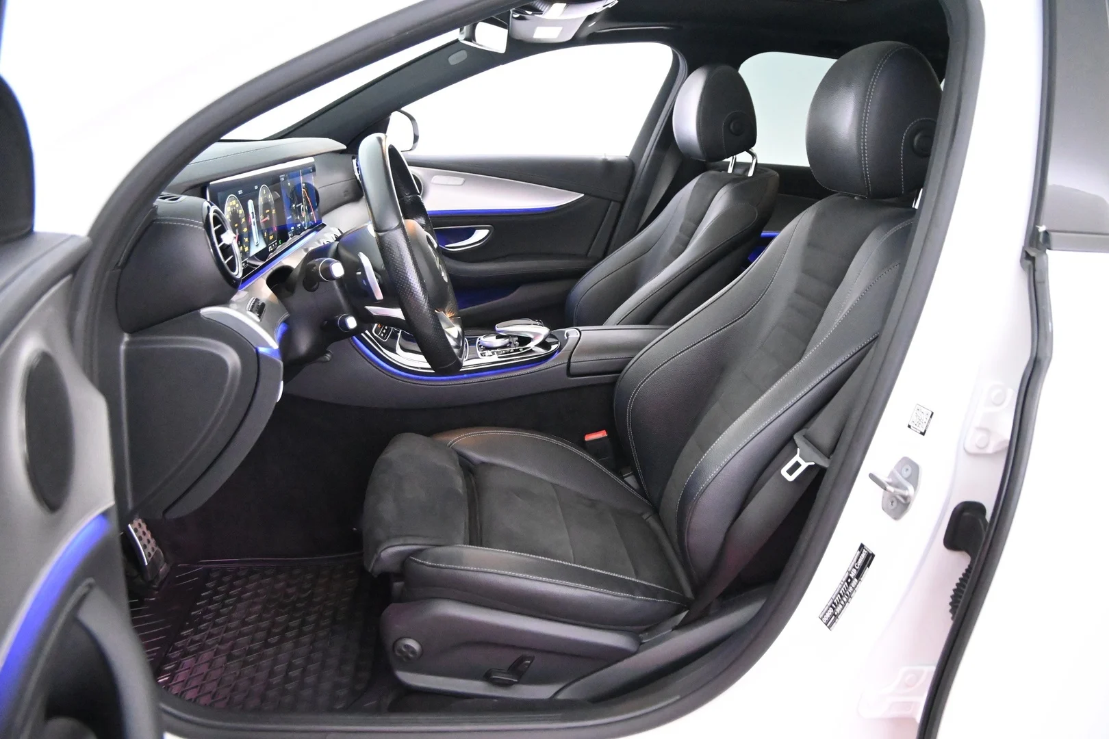 Car Image - 1zwmZhcmL3TILbGUDpH6yO