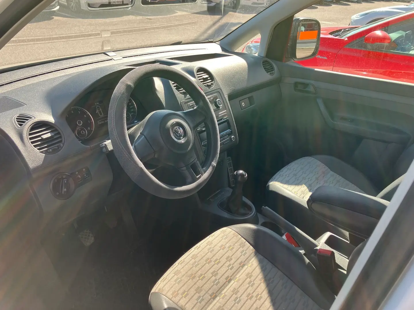 Car Image - 6CHURpyNXlfU8PiH58UQYd