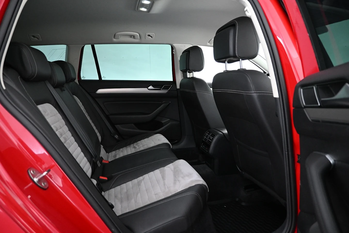 Car Image - 1sFkPC4OhrHawv74CXVKAd