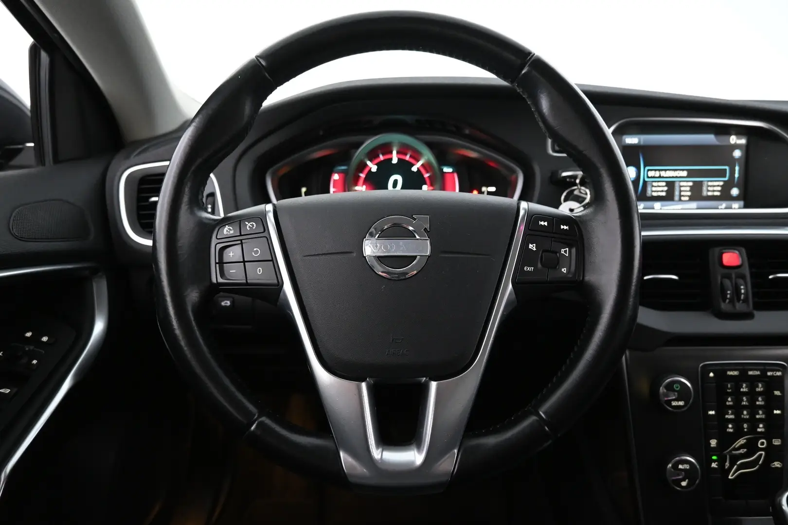 Car Image - 4UUtbR0MF4TY3QgRmK6hjS