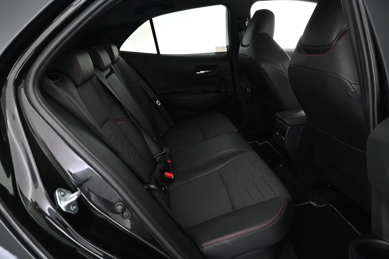Car Image - 1Vr30HtVO6SFn3jMo4Mguj