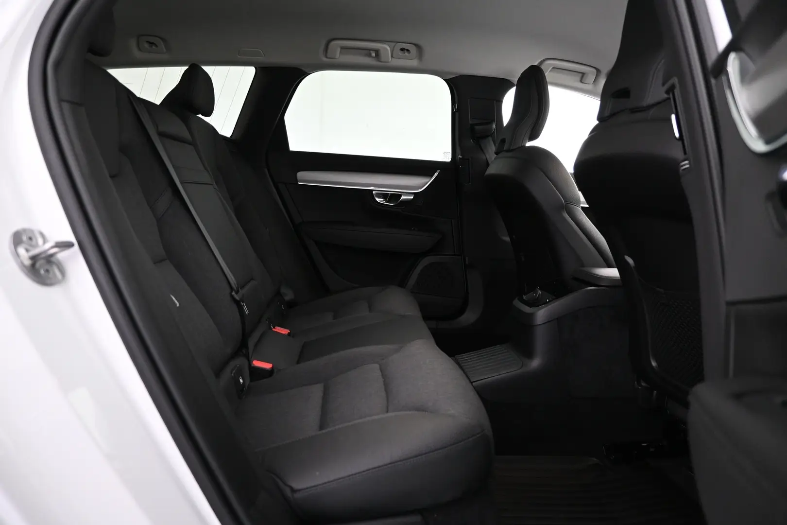 Car Image - CMT5f1eqVrs3em6o6Fxyu
