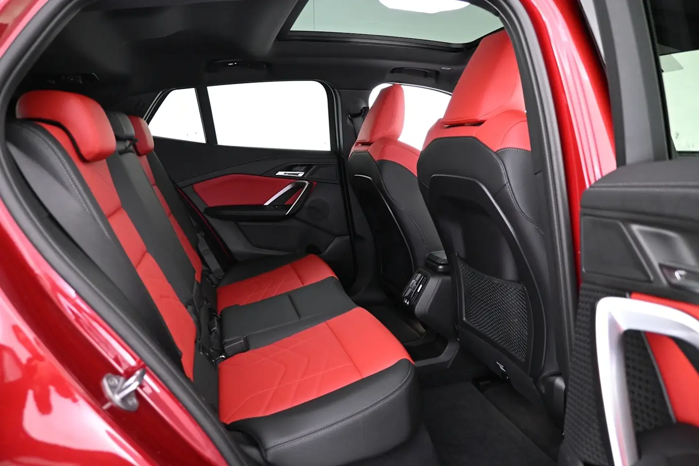 Car Image - 3sUdBC7M9YqH7cP3a62zJ2