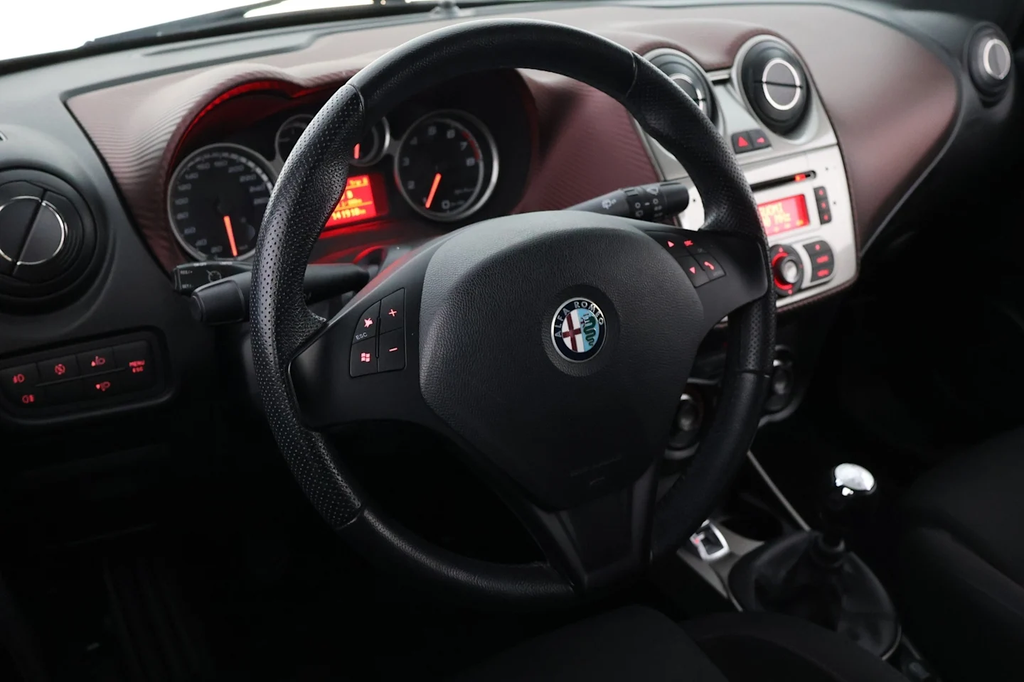 Car Image - 7ydKj9Nz8hufxerHE6A1tR