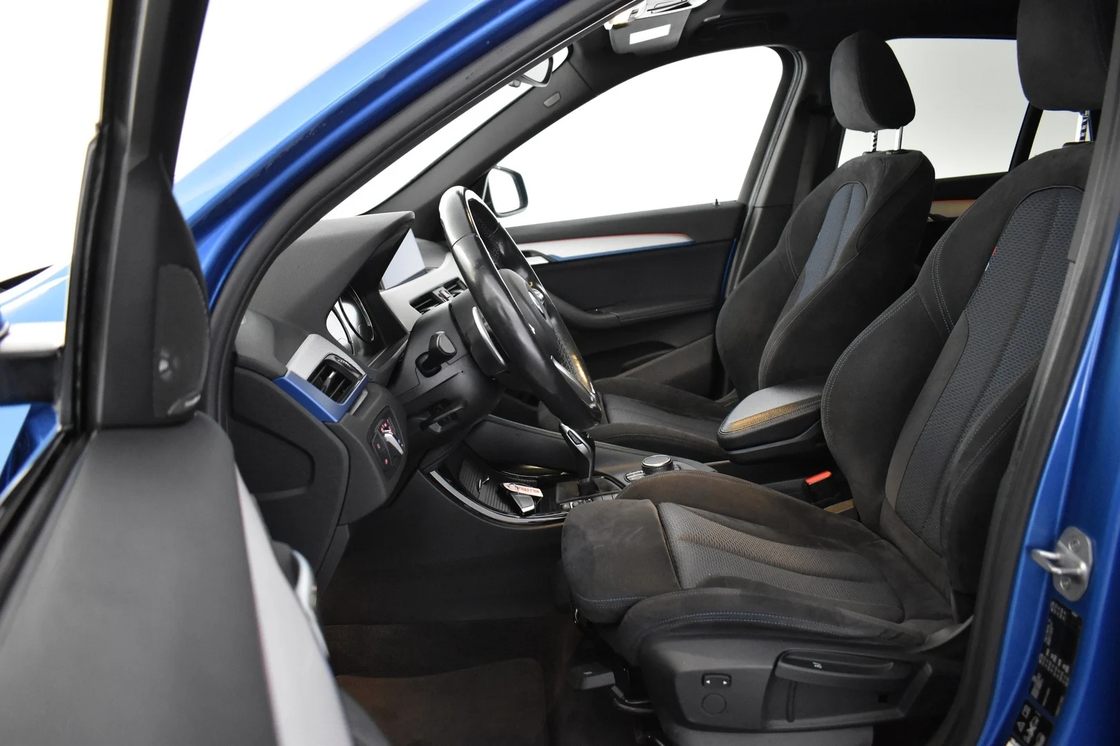 Car Image - 1x1AG3TxLNEnjLxMxMH1fR