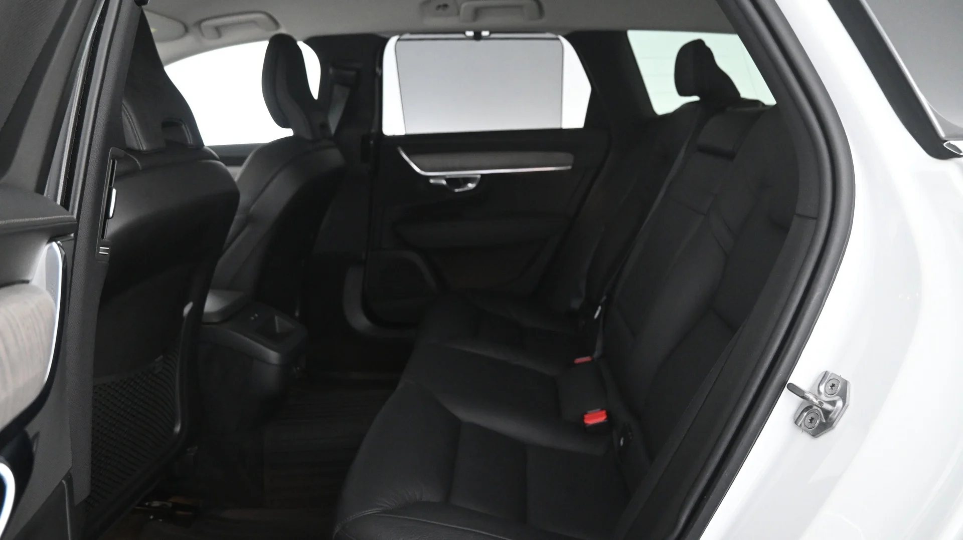 Car Image - 6NLX5z41E88iJqrnKELbK7