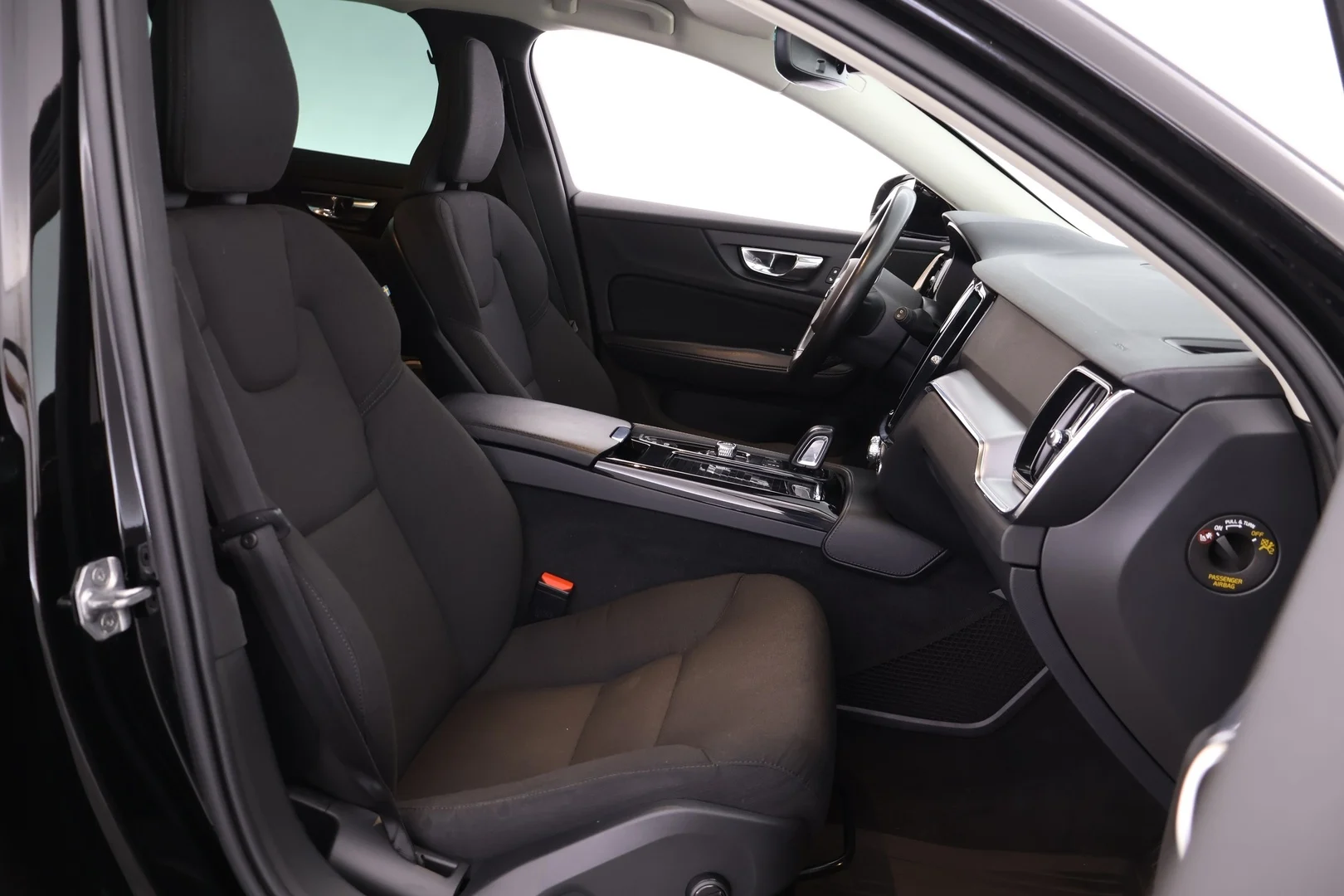 Car Image - svuKXvD721TefXCdGrN9N