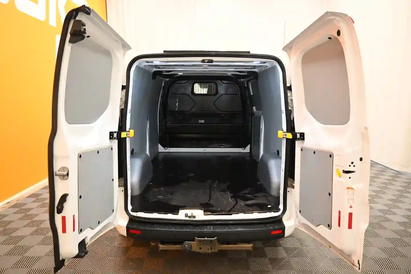 Car Image - 1uWcHi9trDlbs0rS7auOQN