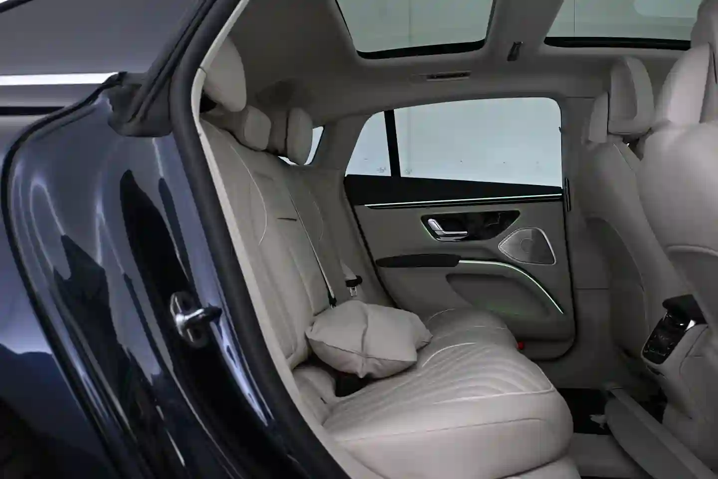 Car Image - 6W8OQUc2bBHAhpTRqgRcbM