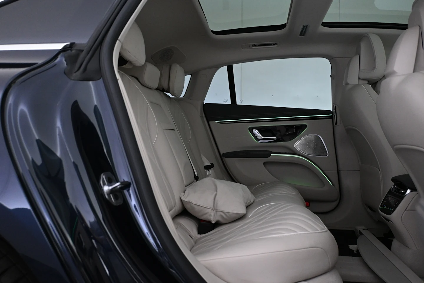 Car Image - 6W8OQUc2bBHAhpTRqgRcbM