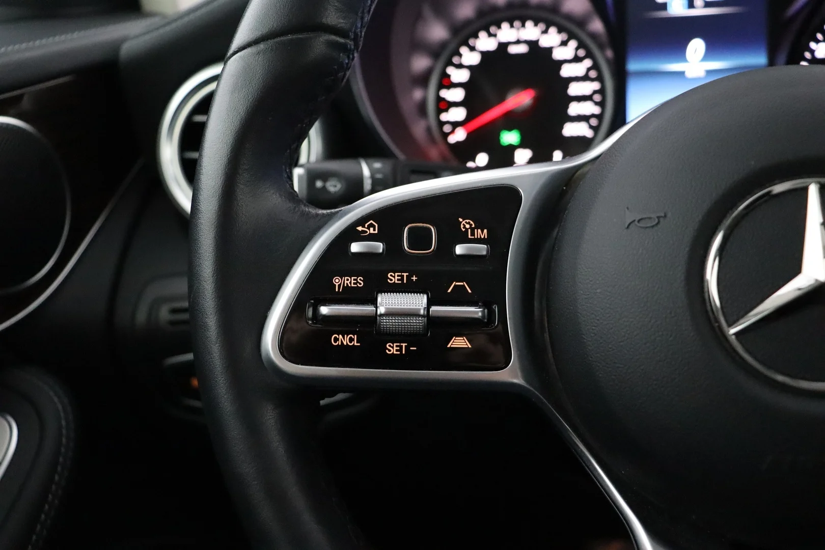 Car Image - 4QkqfVuvj2jDuUaiLfqDj