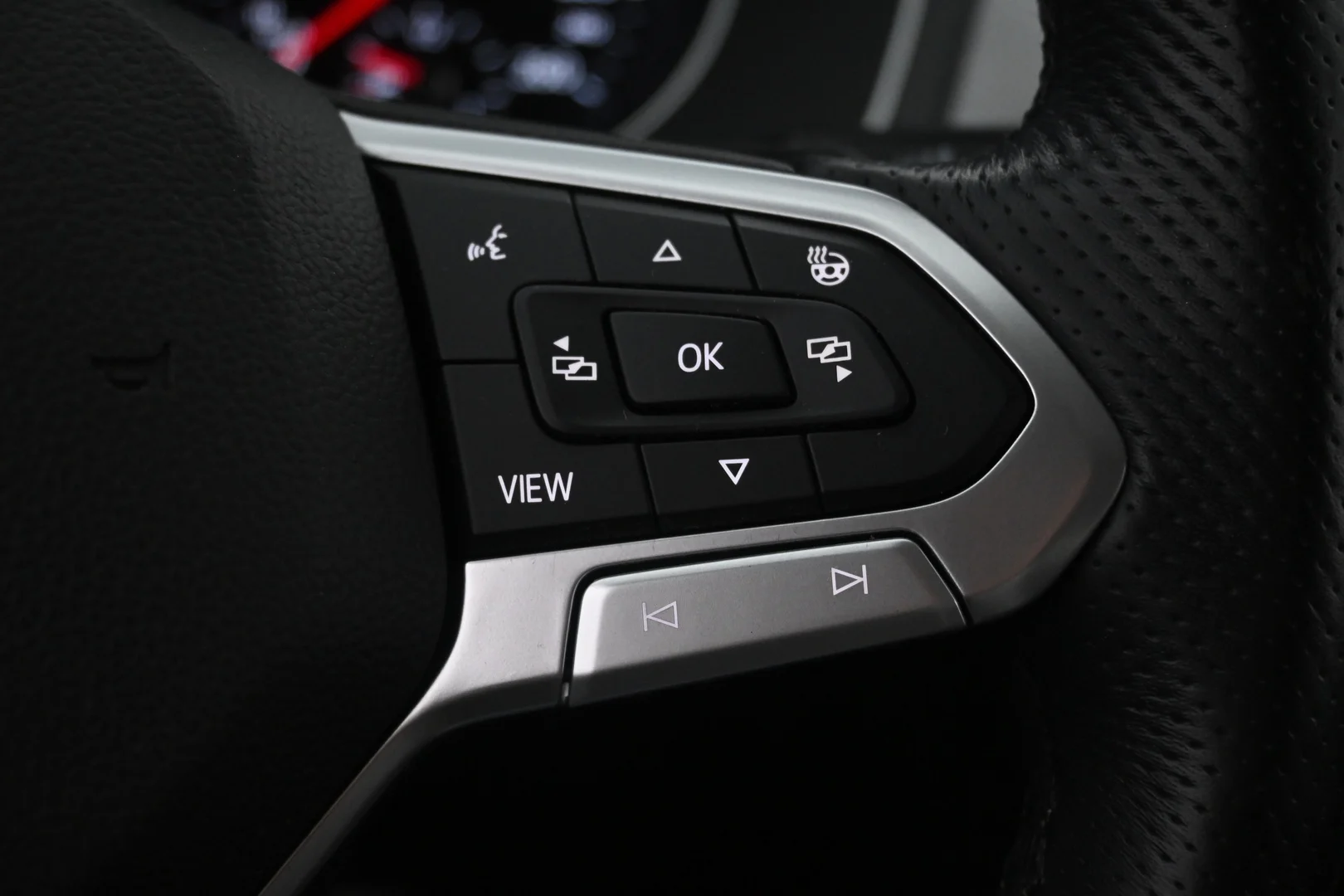 Car Image - 49kKCD4I7YkxnWQNdPSE1w