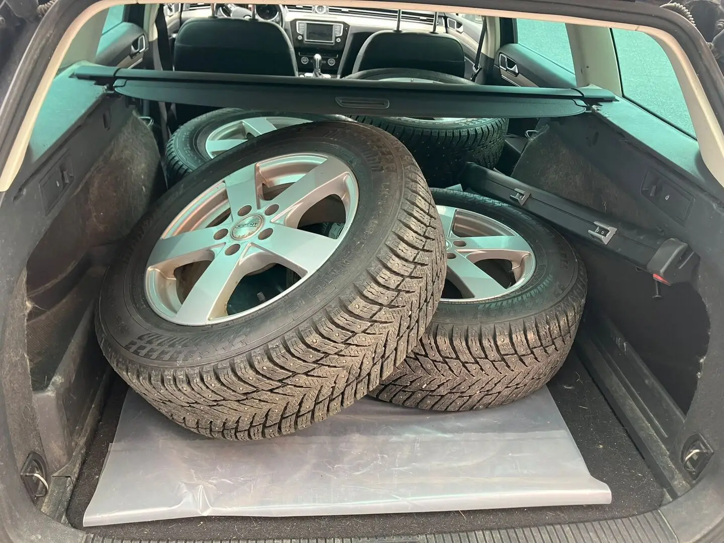 Car Image - 1damd36iIk0VOdI8cN1ld8