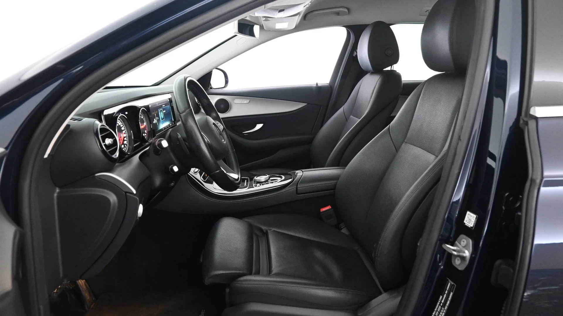 Car Image - 8L0874qgeRm7tTSjMMb4x